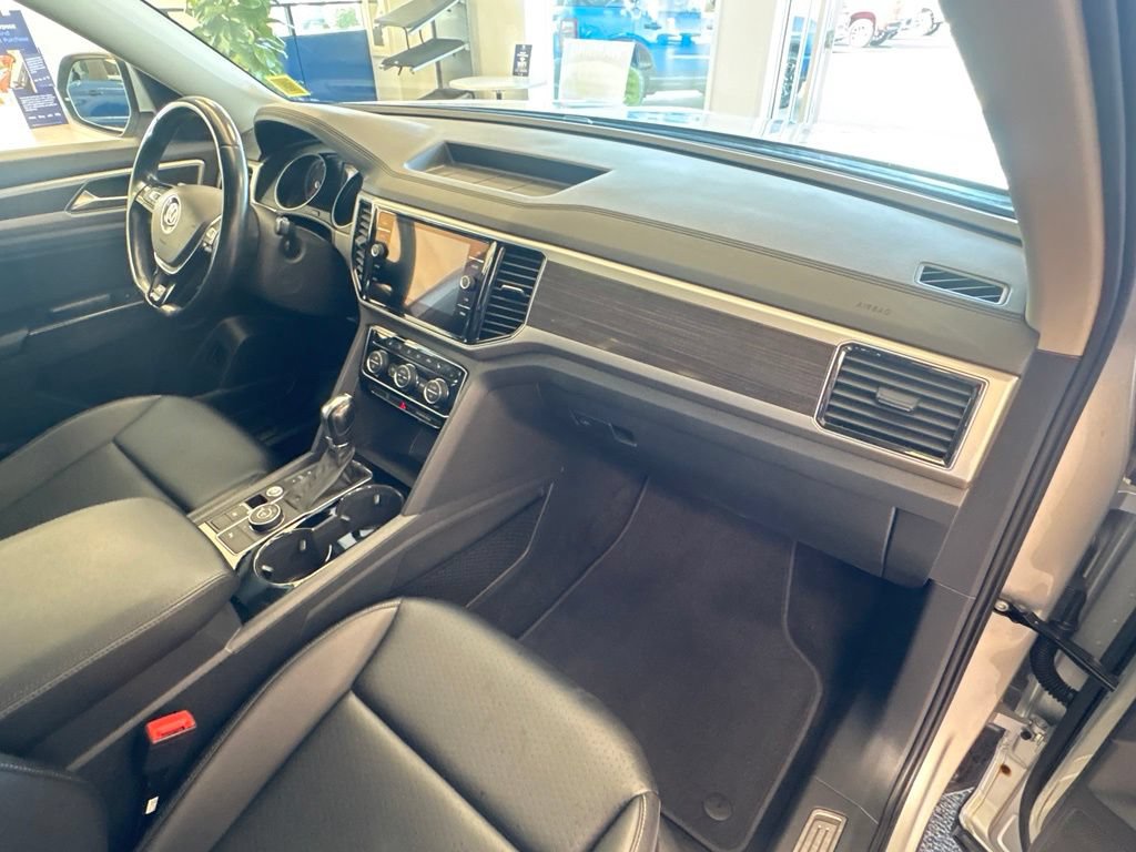 Used 2018 Volkswagen Atlas SEL w/ R-Line Package AWD/4WD image 31