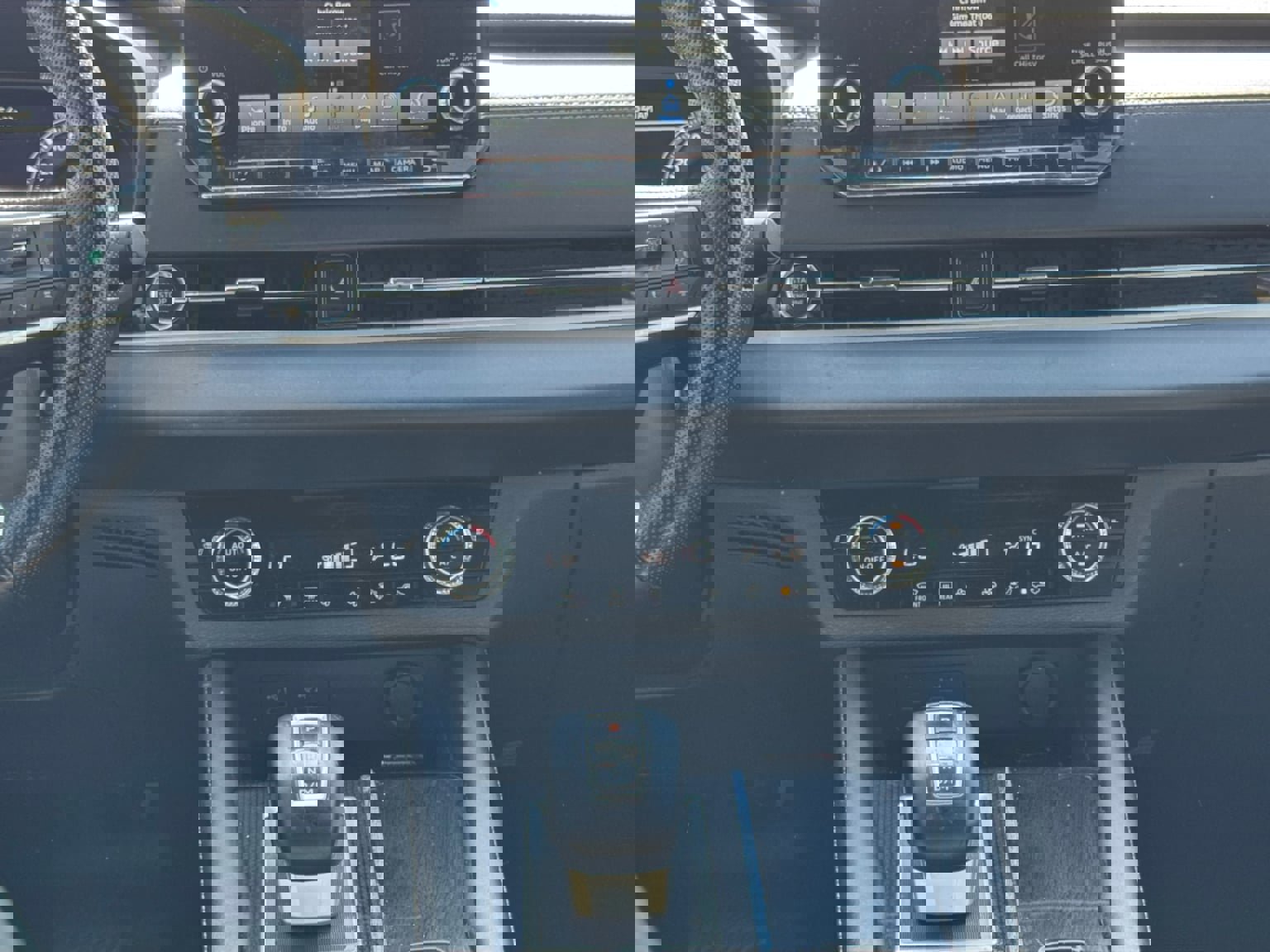 Used 2023 Mitsubishi Outlander SE Black Edition image 15