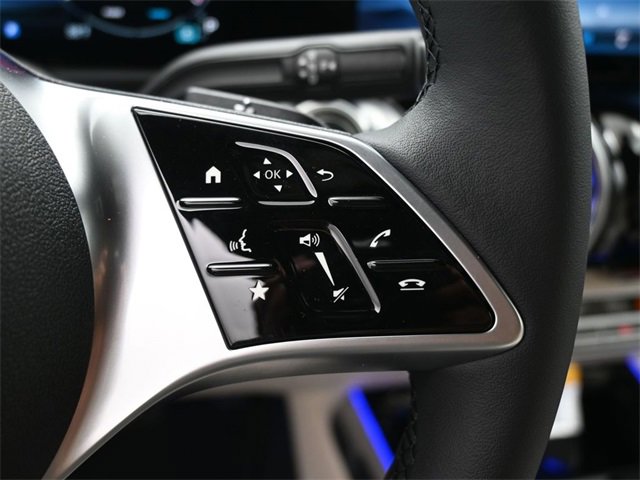 New 2026 Mercedes-Benz GLB 250 image 2