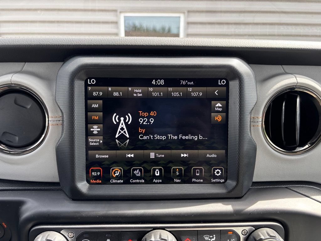 Used 2023 Jeep Wrangler Unlimited Sahara AWD/4WD image 23
