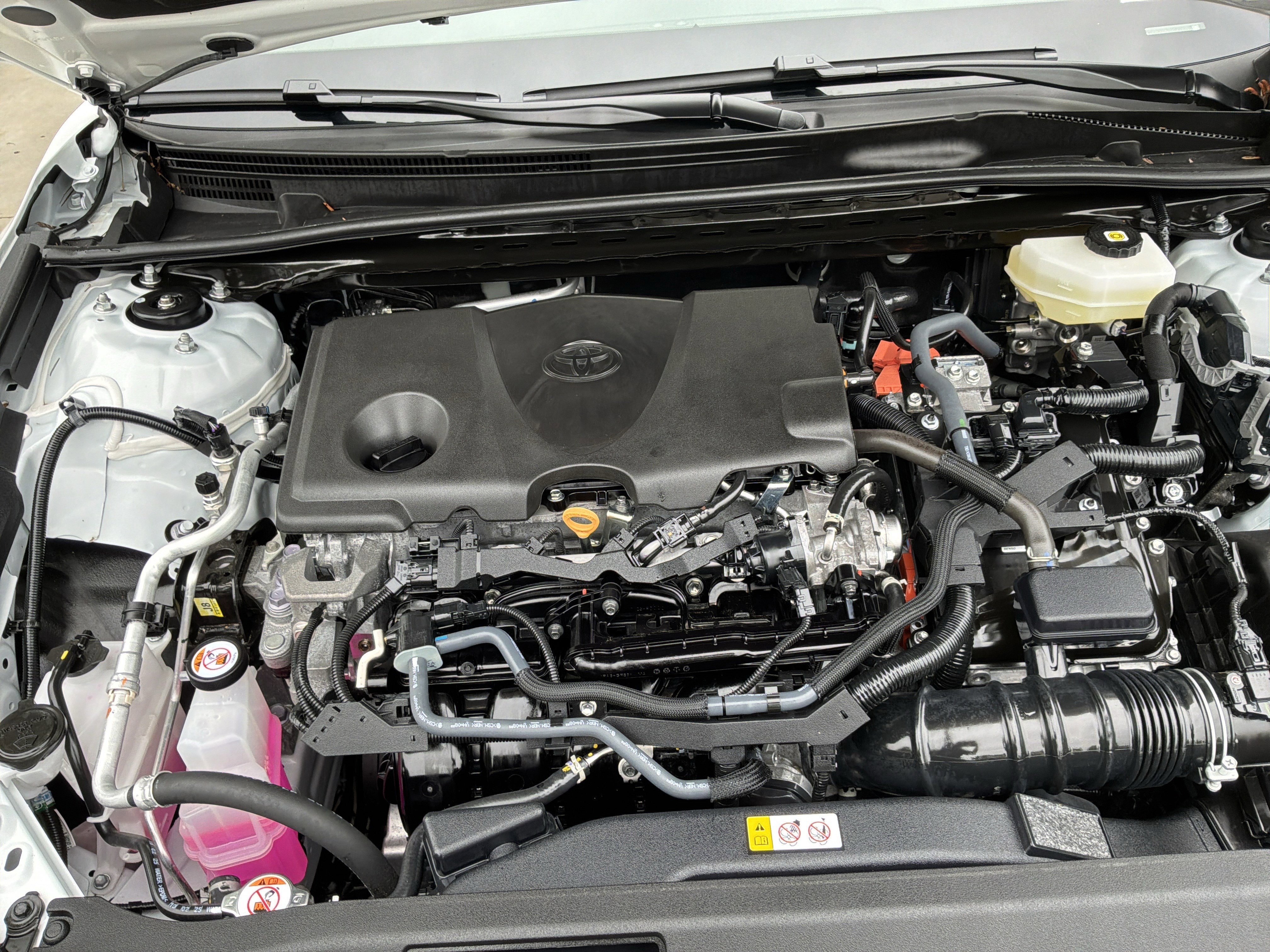 Used 2025 Toyota Camry LE FWD image 33