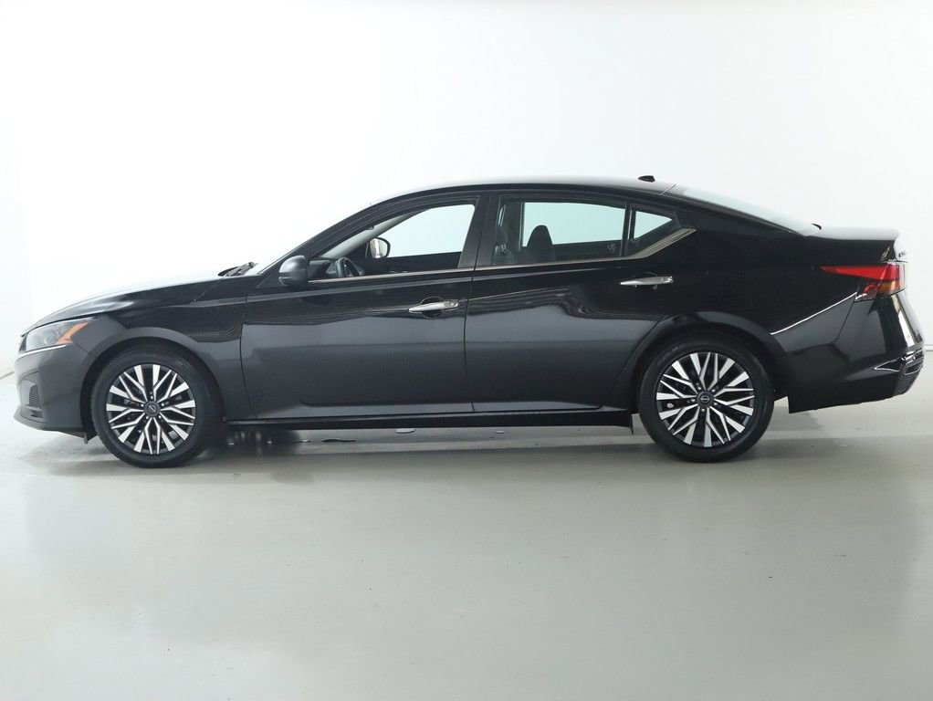 Used 2025 Nissan Altima 2.5 SV FWD image 37