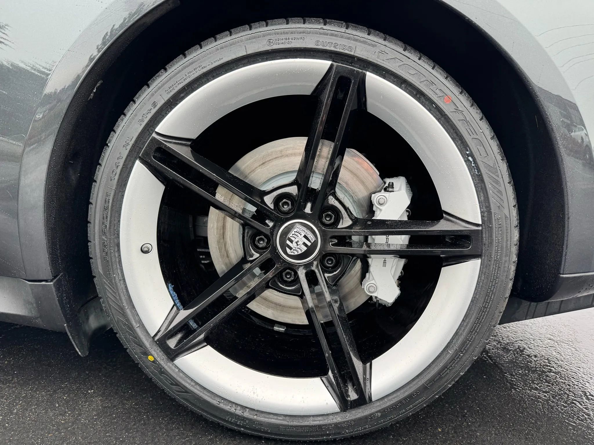 Used 2020 Porsche Taycan 4S image 17