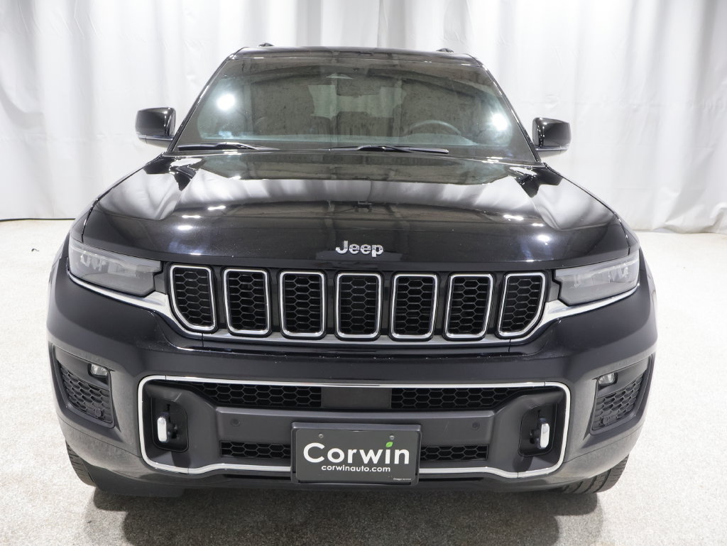 Certified 2023 Jeep Grand Cherokee Overland w/ Luxury Tech Group IV AWD/4WD image 9