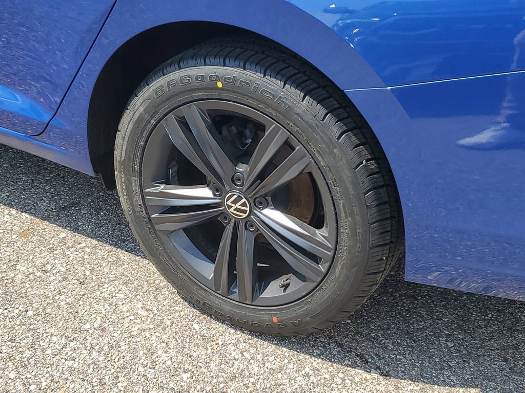 Used 2023 Volkswagen Jetta SE image 34