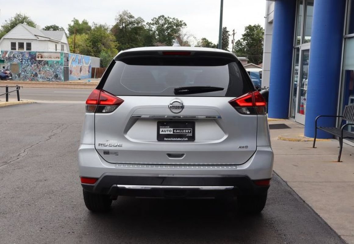 Used 2018 Nissan Rogue S AWD/4WD image 4