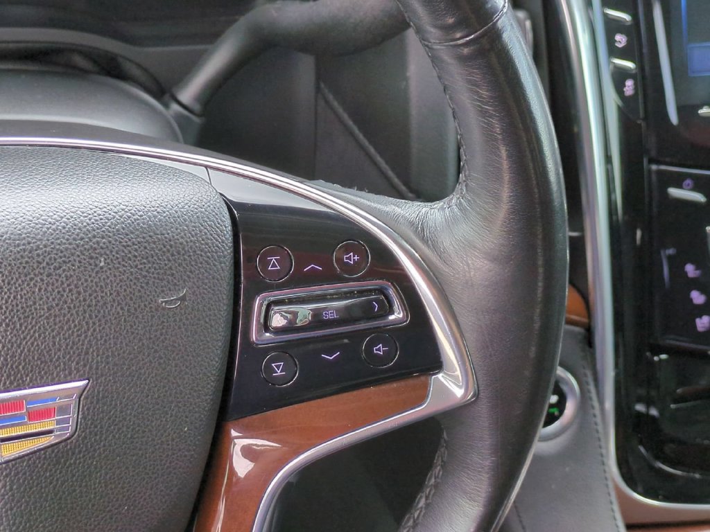 Used 2020 Cadillac Escalade Premium Luxury w/ LPO, Radiant Package AWD/4WD image 21
