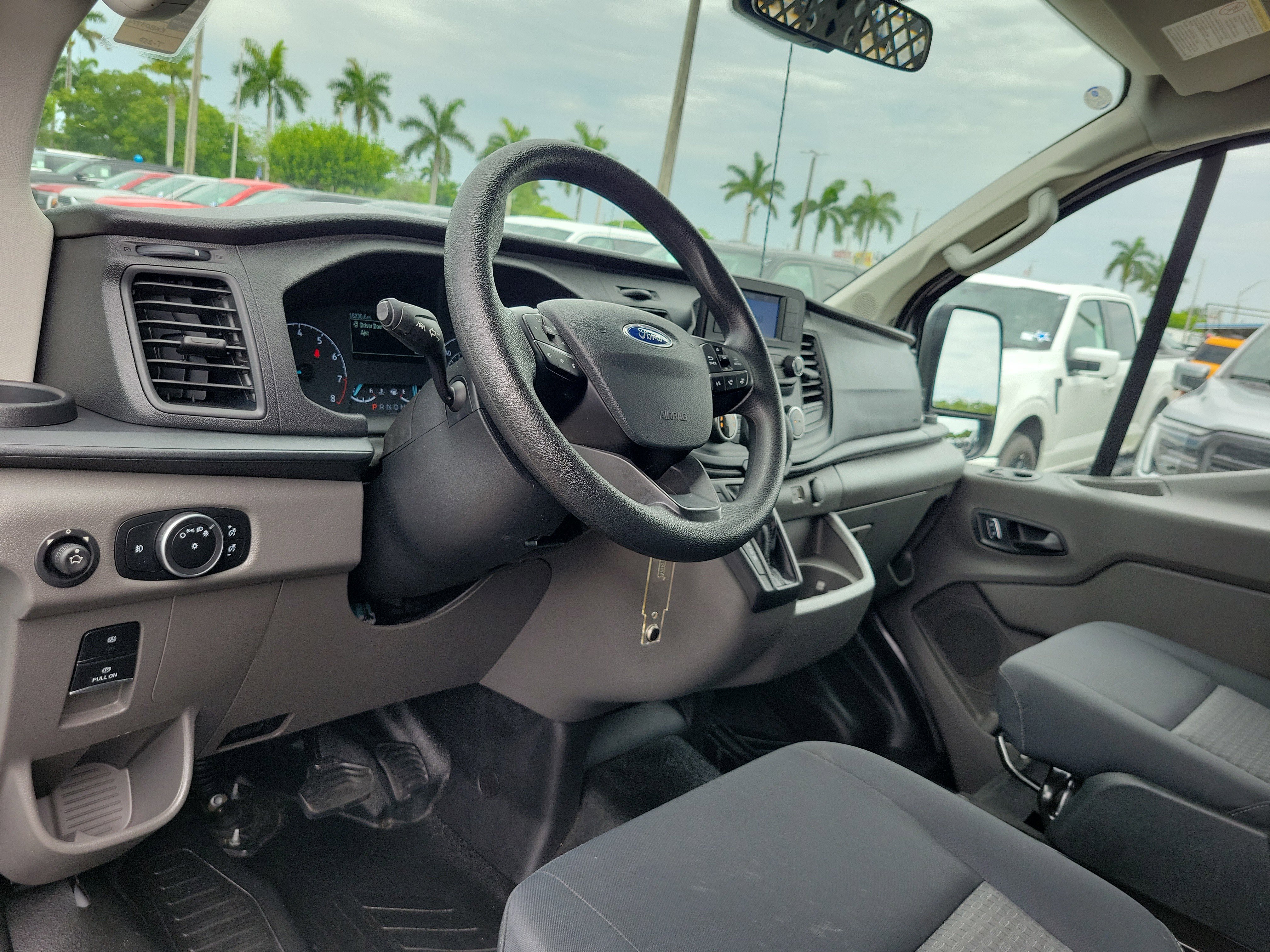 Used 2024 Ford Transit 250 Low Roof w/ Exterior Upgrade Package RWD image 14