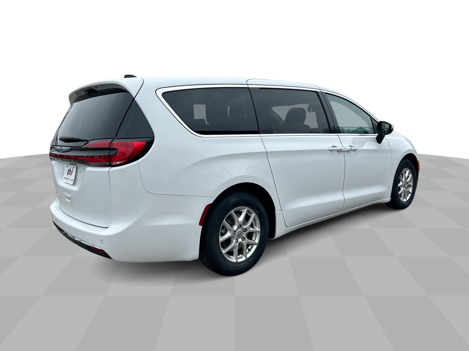 Used 2023 Chrysler Pacifica Touring-L image 10