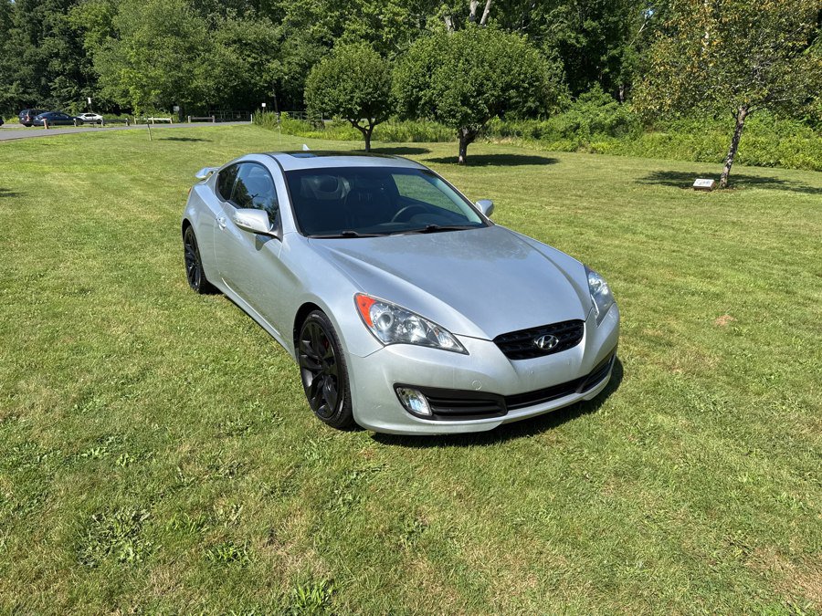 Used 2010 Hyundai Genesis 3.8 RWD image 1