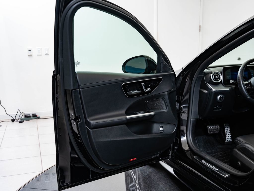Used 2022 Mercedes-Benz C 300 4MATIC Sedan image 27