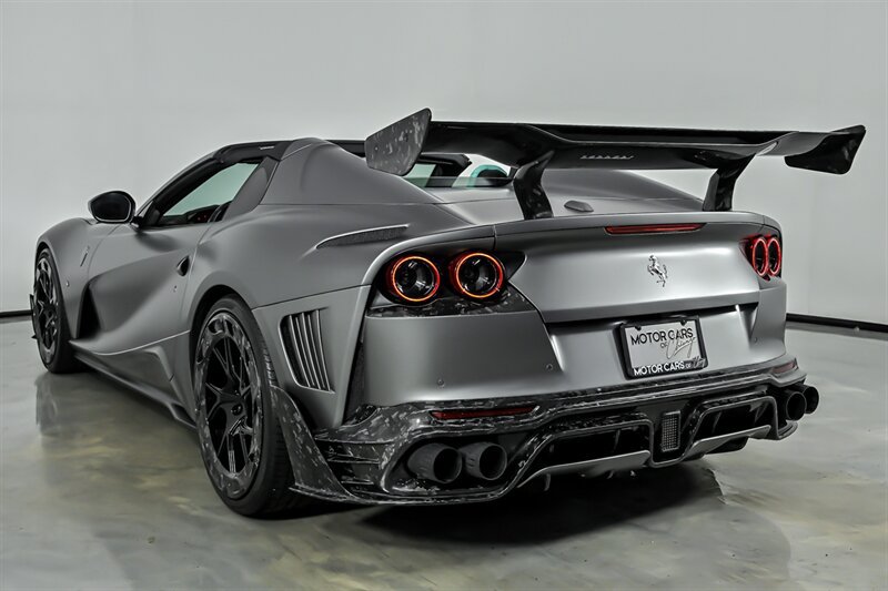 Used 2021 Ferrari 812 GTS RWD image 6