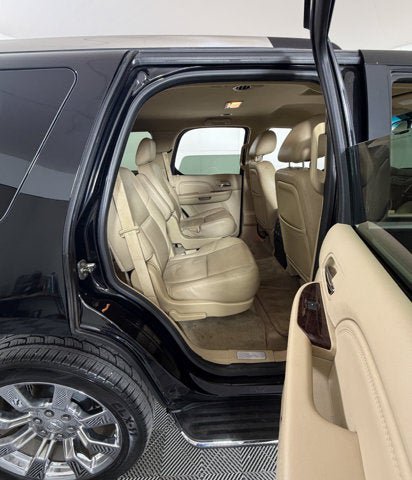Used 2012 Cadillac Escalade AWD image 6