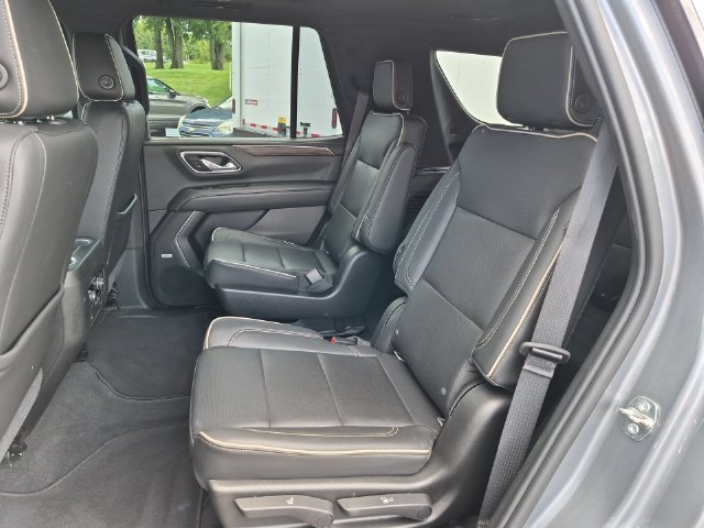 Used 2021 Chevrolet Tahoe Premier w/ Premium Package AWD/4WD image 28