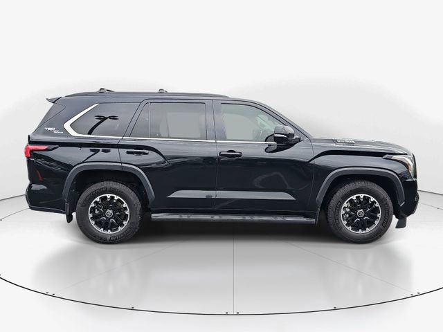 Used 2024 Toyota Sequoia SR5 w/ SR5 Premium Package AWD/4WD image 2