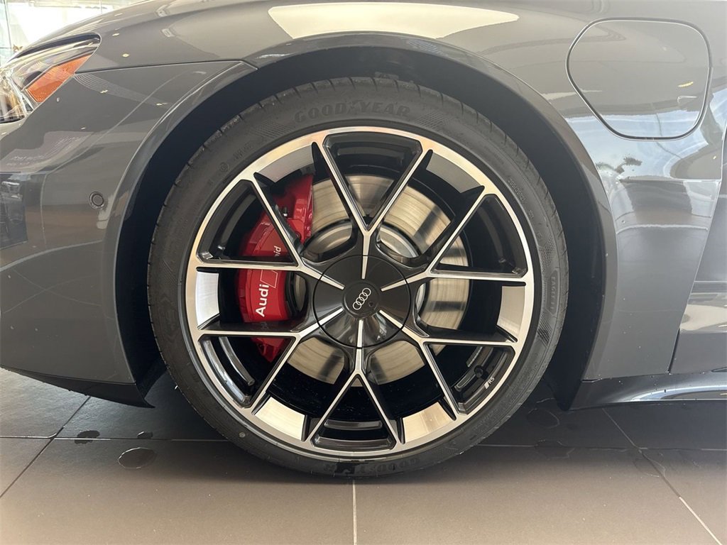 New 2025 Audi RS e-tron GT performance image 10