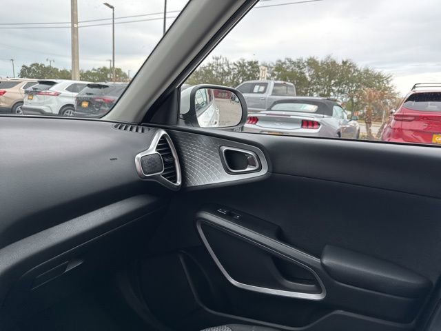 Used 2025 Kia Soul LX w/ LX Technology Package image 28