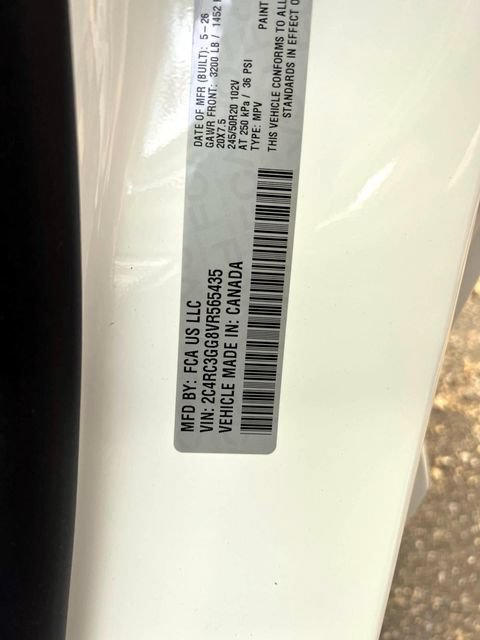 New 2027 Chrysler Pacifica Limited AWD/4WD image 9
