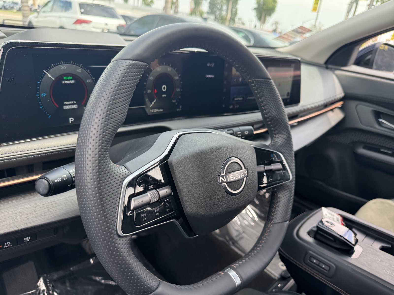 Used 2024 Nissan Ariya FWD image 23