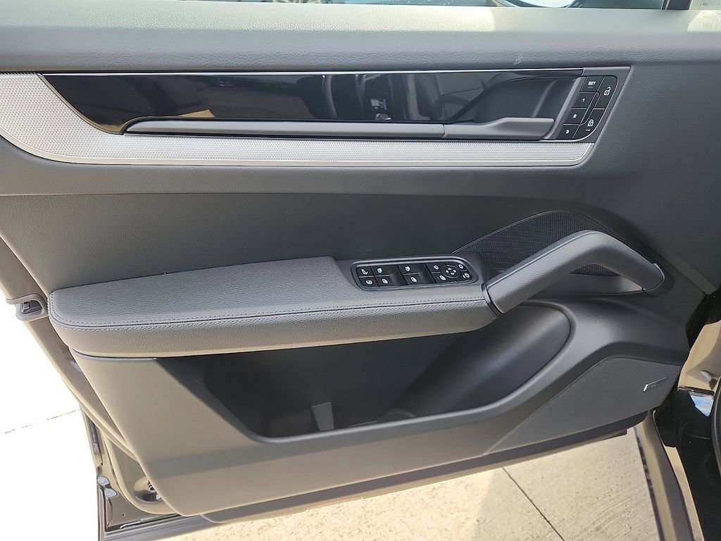 New 2026 Porsche Cayenne E-Hybrid image 11