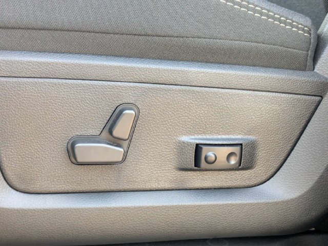 New 2026 RAM 3500 Big Horn AWD/4WD image 21