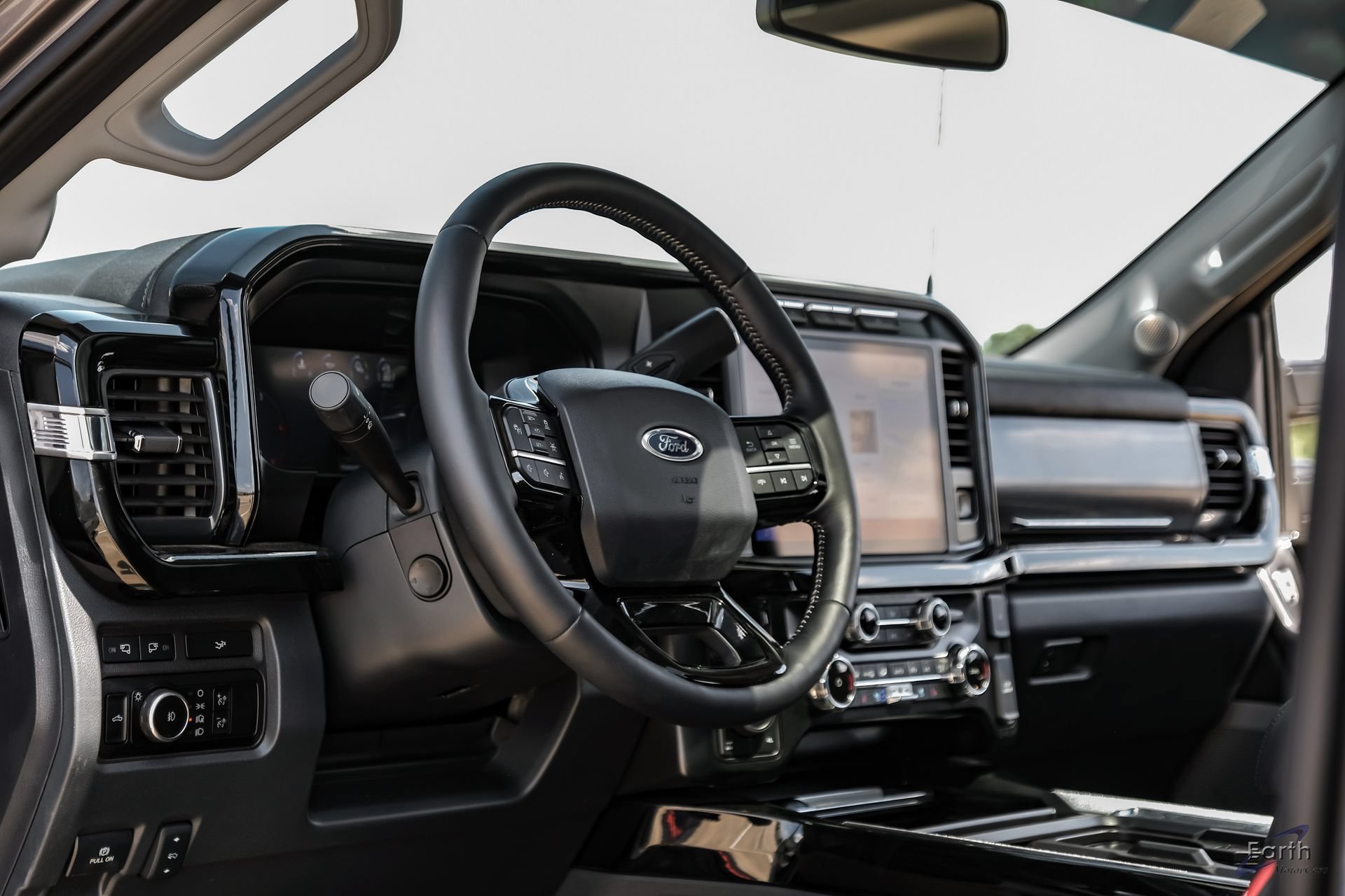 Used 2024 Ford F250 Lariat w/ Lariat Ultimate Package AWD/4WD image 50