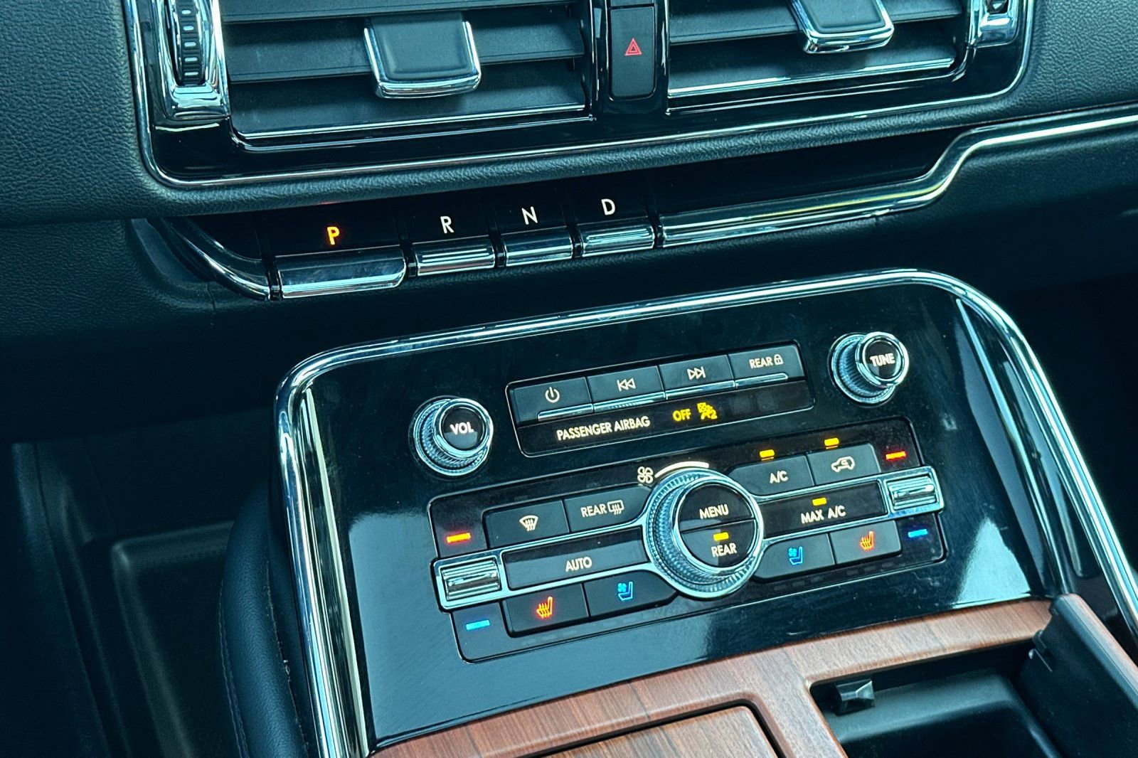 Used 2024 Lincoln Navigator Premiere image 21