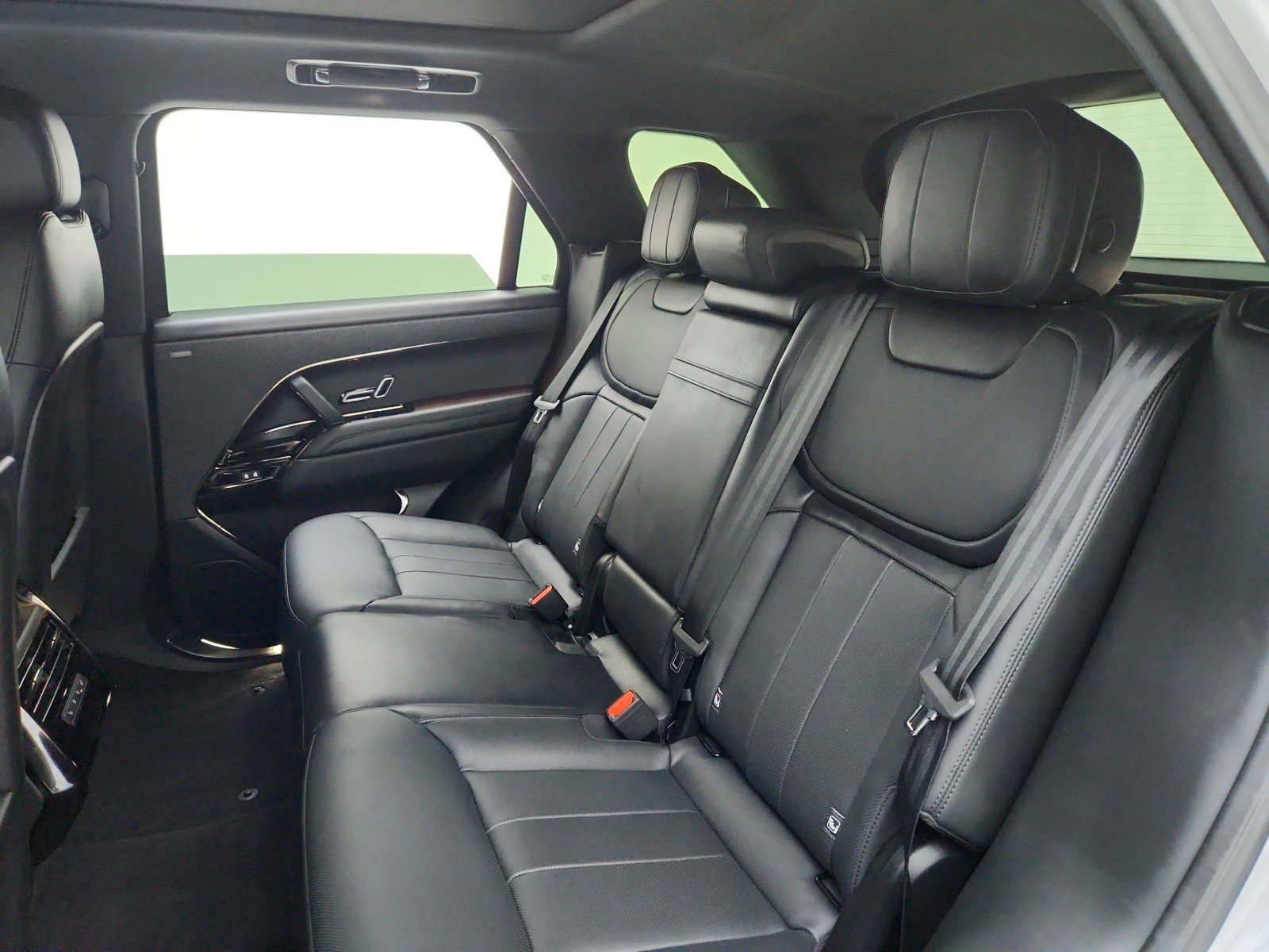 Used 2025 Land Rover Range Rover Sport Dynamic SE image 24