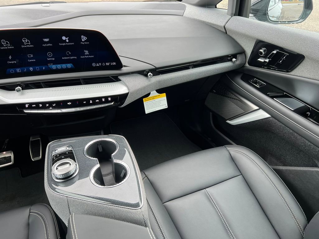 New 2026 Cadillac Optiq Luxury 1 image 27