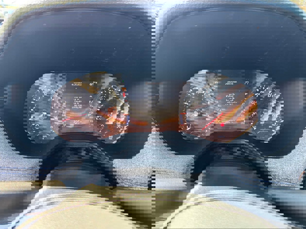 Used 2023 Jeep Compass Latitude image 13