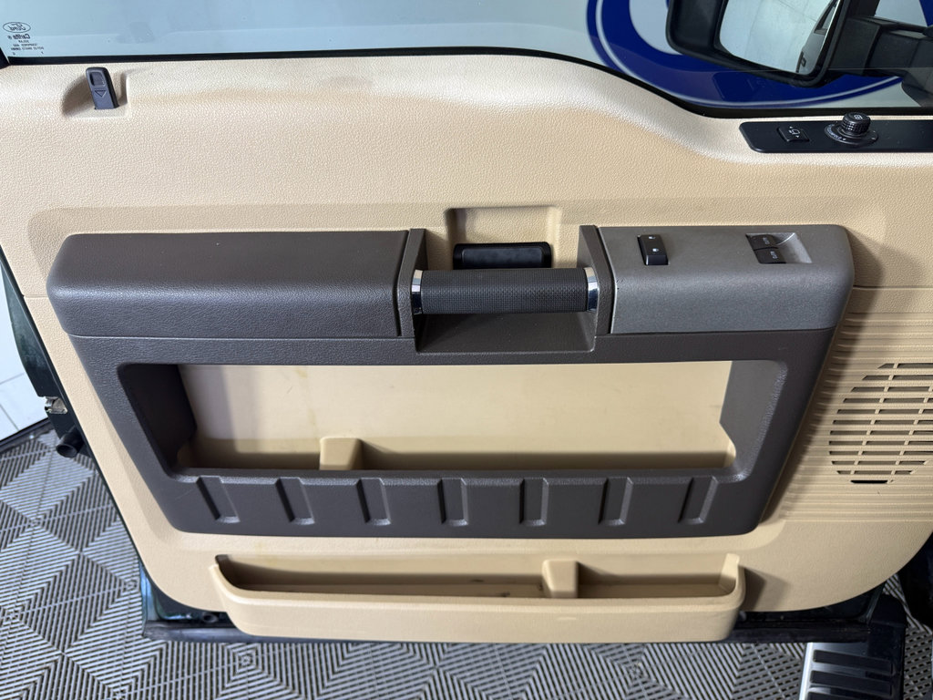 Used 2014 Ford F250 XLT w/ XLT Premium Package image 23