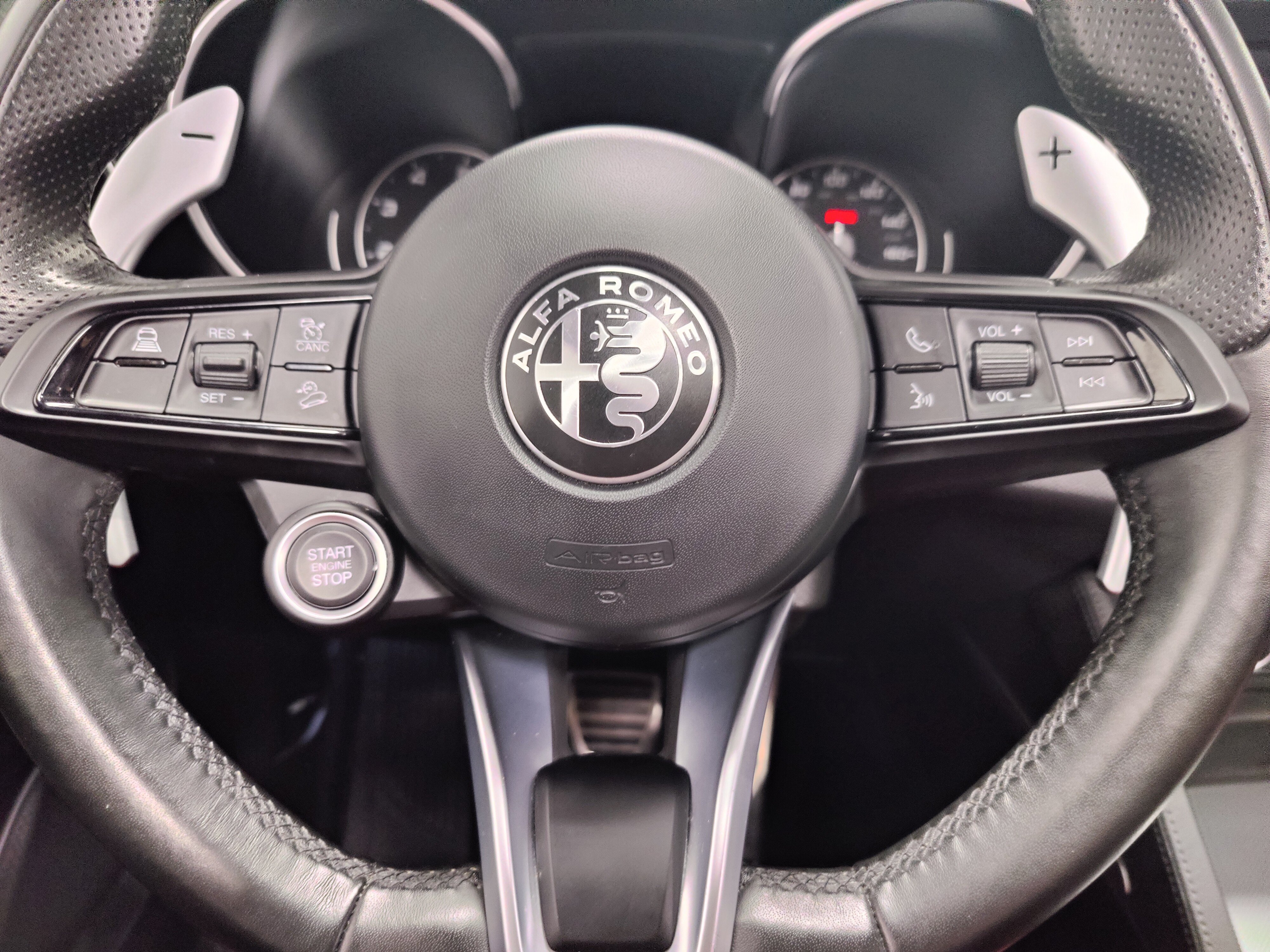 Certified 2023 Alfa Romeo Stelvio Veloce AWD/4WD image 31