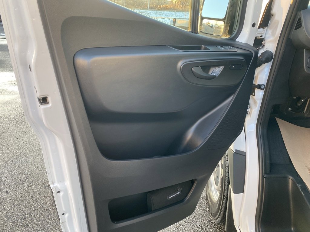 Used 2024 Mercedes-Benz Sprinter 2500 image 9