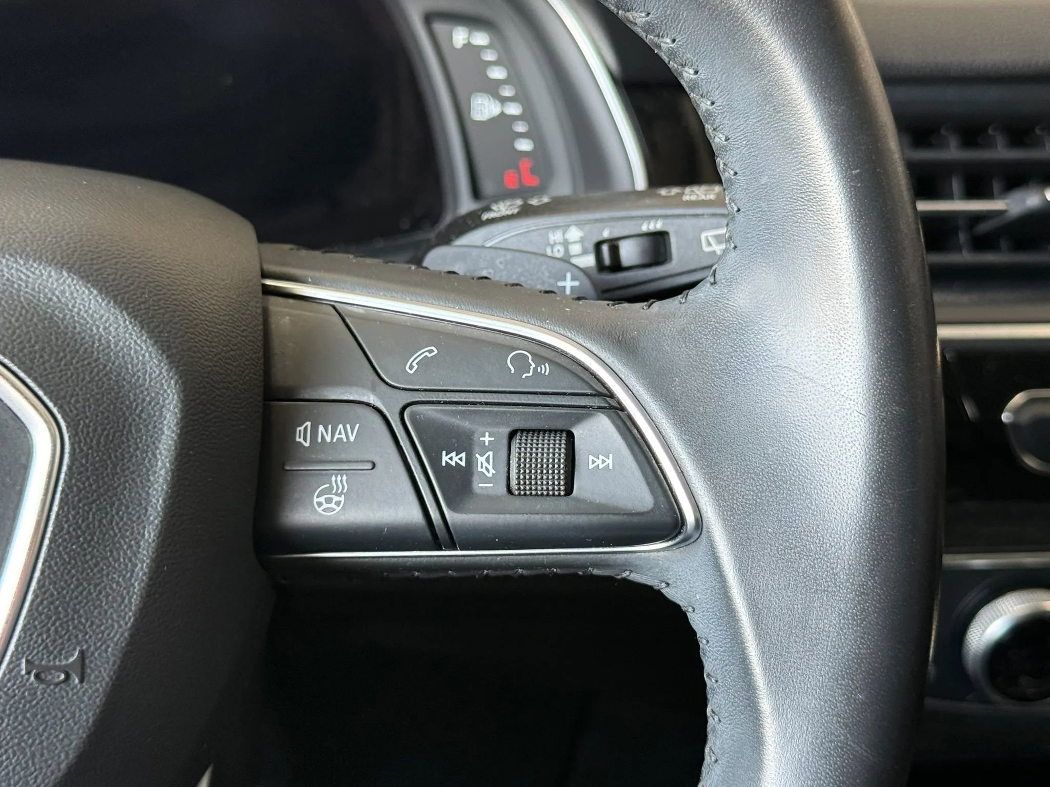 Used 2018 Audi Q7 3.0T Prestige image 13