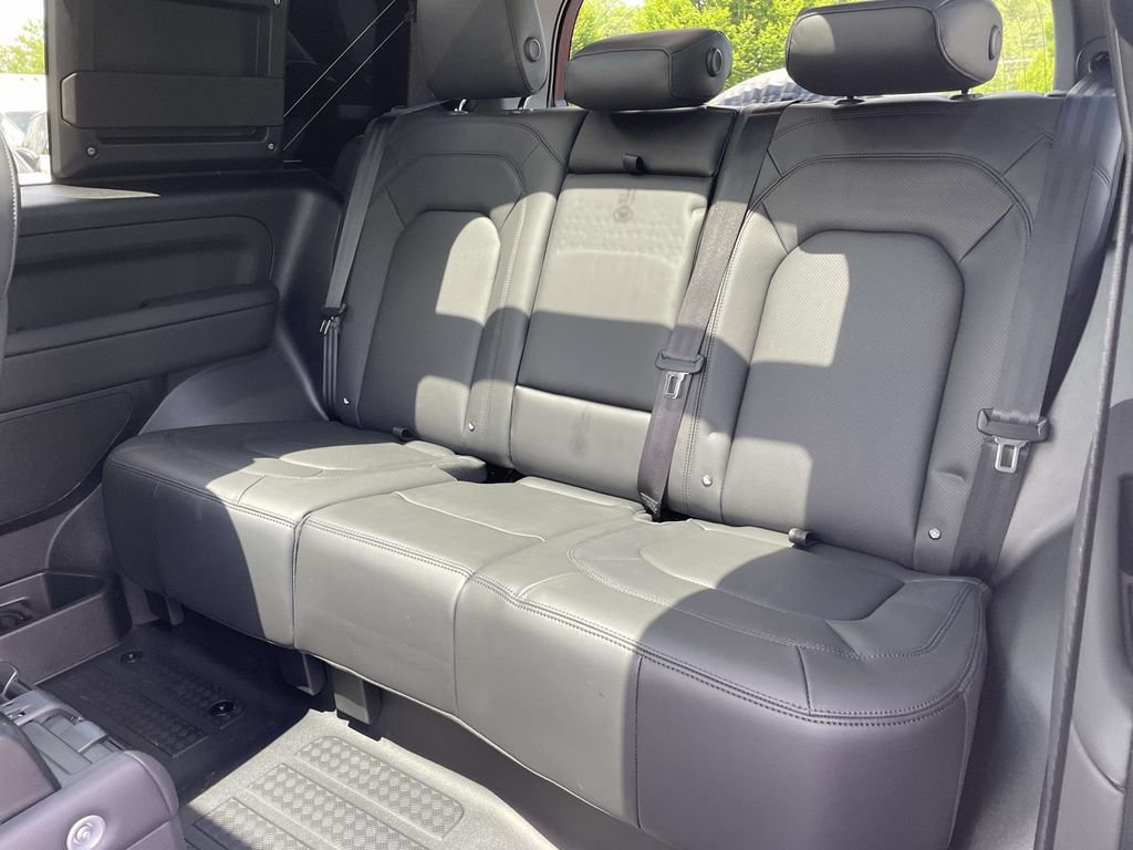 New 2026 Land Rover Defender 90 X-Dynamic SE AWD/4WD image 17