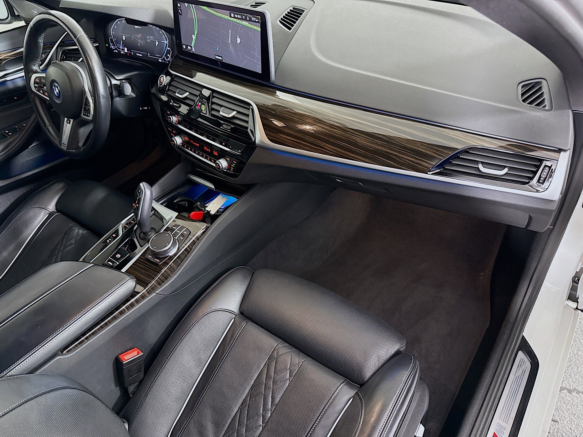 Used 2023 BMW 530e w/ M Sport Package image 30