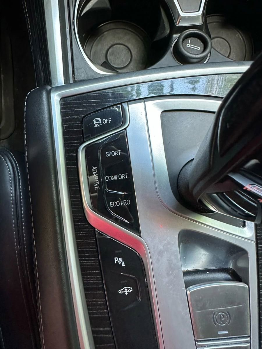 Used 2018 BMW 750i xDrive image 40