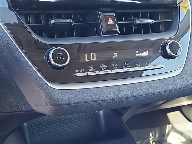 Used 2022 Toyota Corolla LE image 14