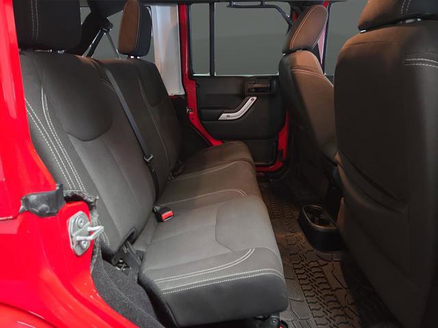 Used 2016 Jeep Wrangler Unlimited Sahara w/ Connectivity Group image 27