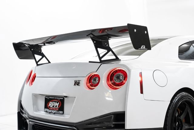 Used 2016 Nissan GT-R Black Edition AWD/4WD image 12