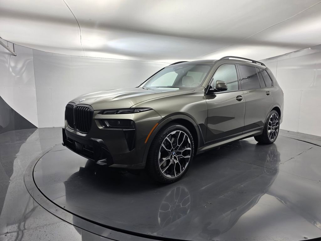 Used 2025 BMW X7 xDrive40i w/ M Sport Package AWD/4WD image 8