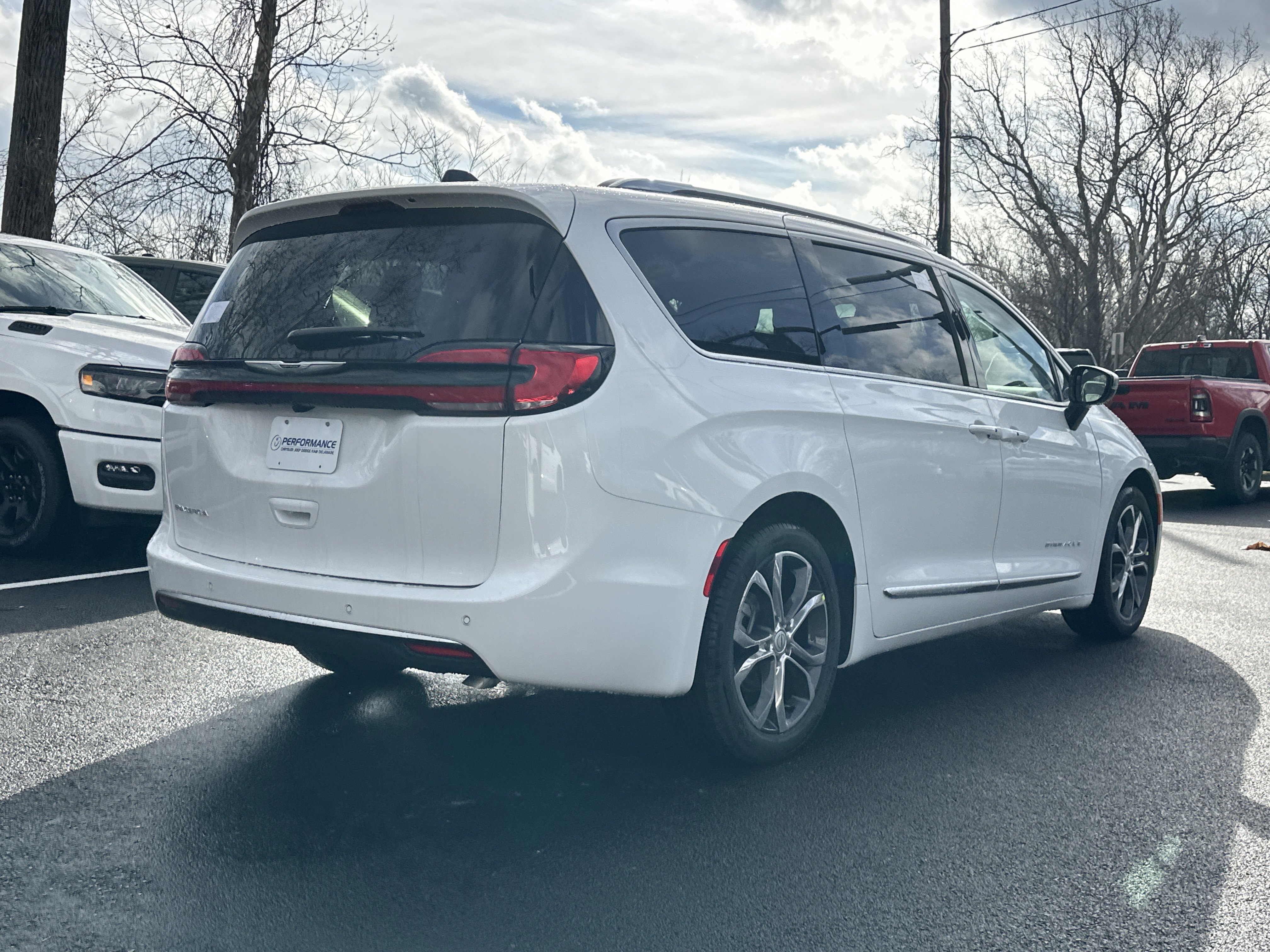 New 2026 Chrysler Pacifica Pinnacle image 16
