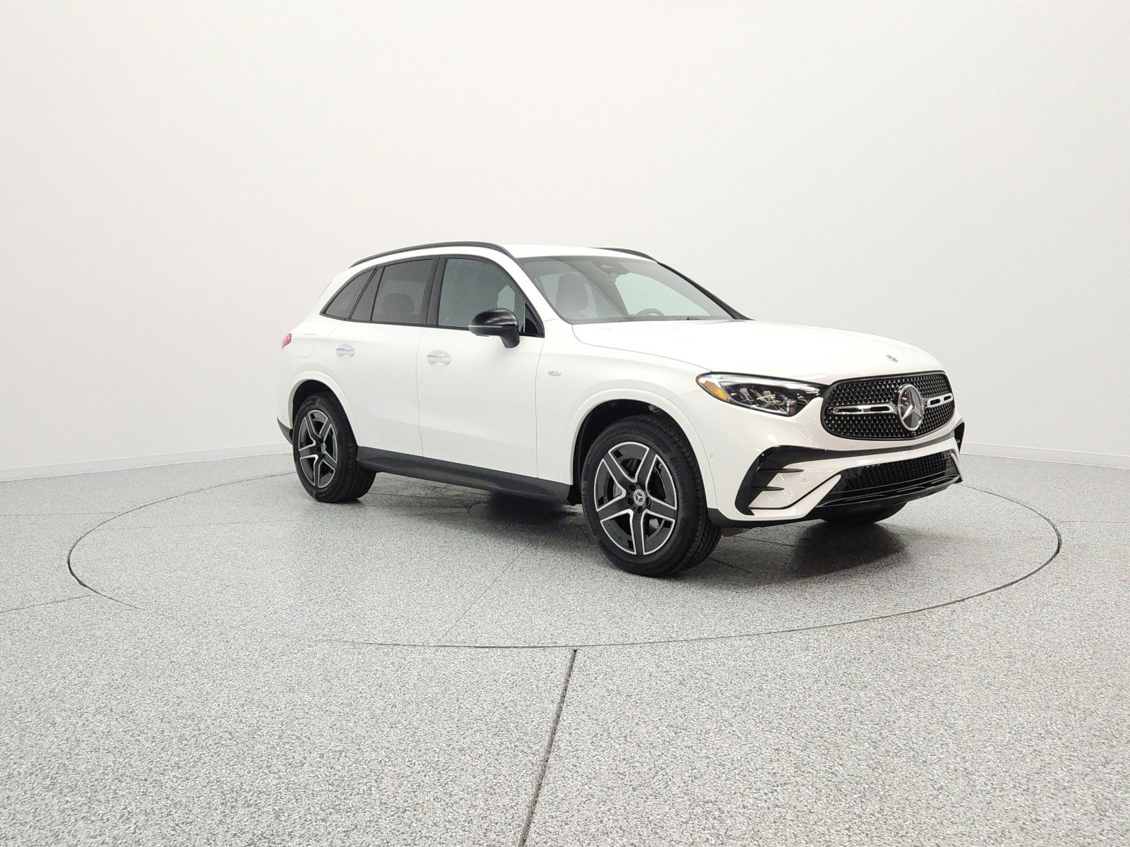Used 2025 Mercedes-Benz GLC 350e 4MATIC image 3
