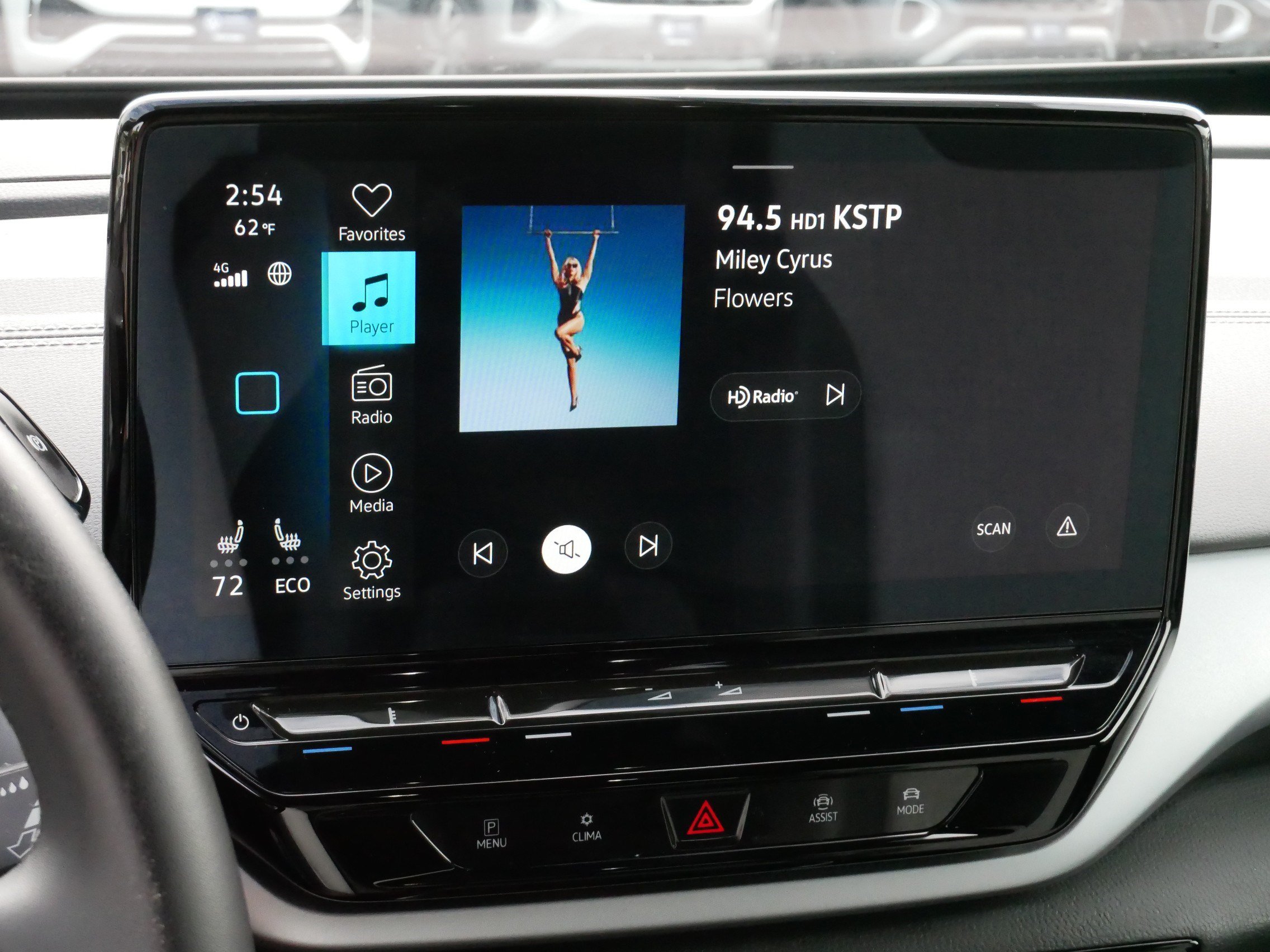 Certified 2023 Volkswagen ID.4 Pro AWD/4WD image 22