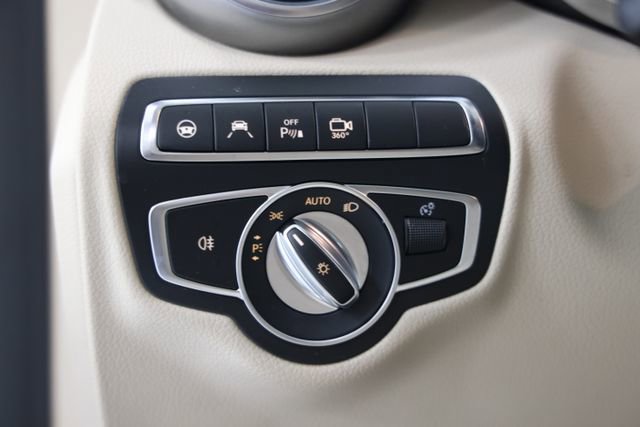 Used 2018 Mercedes-Benz GLC 300 4MATIC image 28
