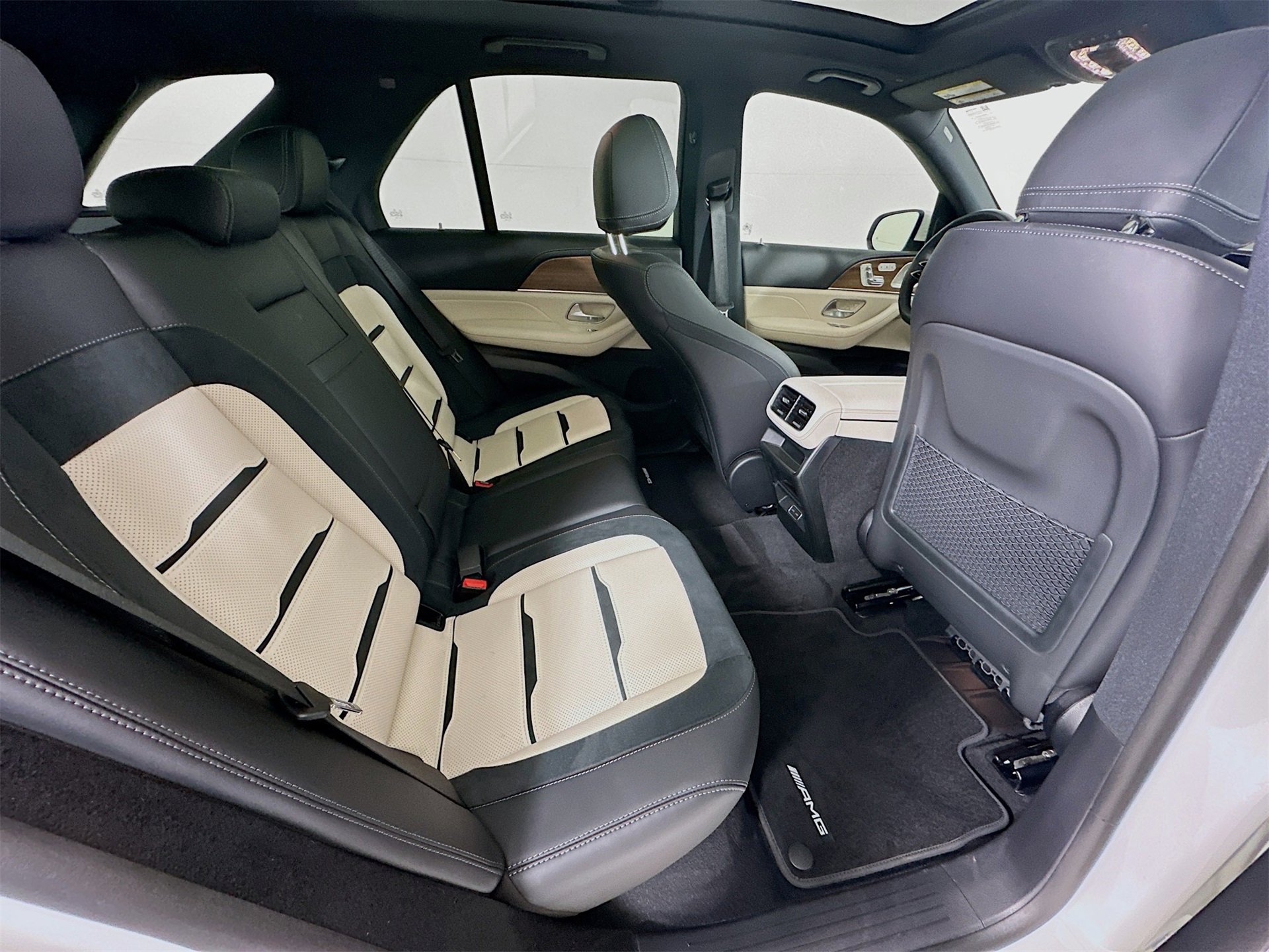 Certified 2025 Mercedes-Benz GLE 53 AMG 4MATIC image 30