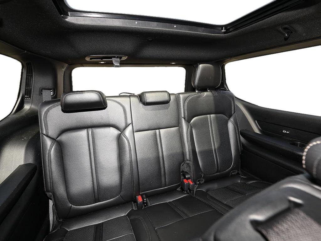 Used 2023 Jeep Wagoneer 4WD w/ Premium Group I image 24