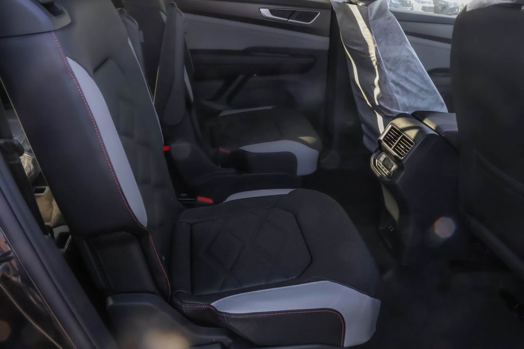 New 2026 Volkswagen Atlas Peak Edition image 28