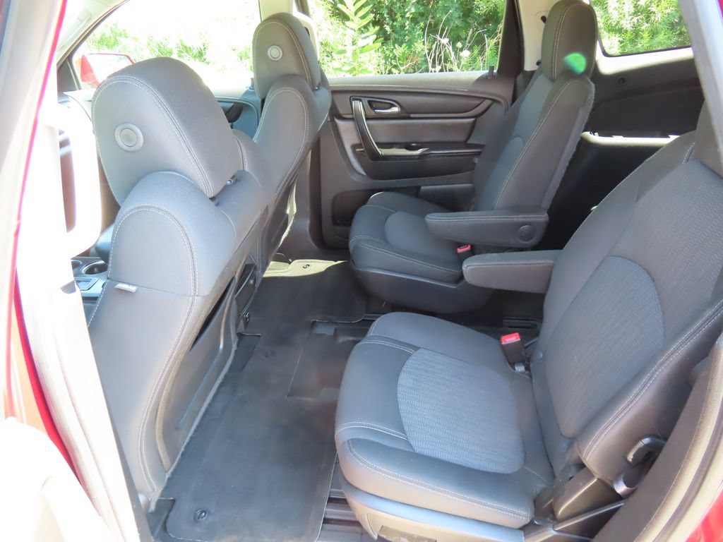 Used 2015 Chevrolet Traverse LT w/ Style and Technology Package FWD image 24