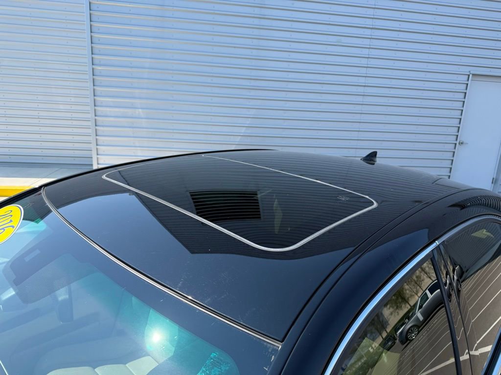 Used 2016 Lexus LS 460 w/ Comfort Package image 9